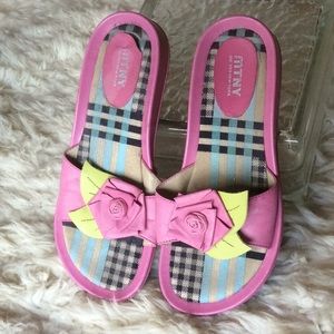 Me Too New York Rose Leather Sandals